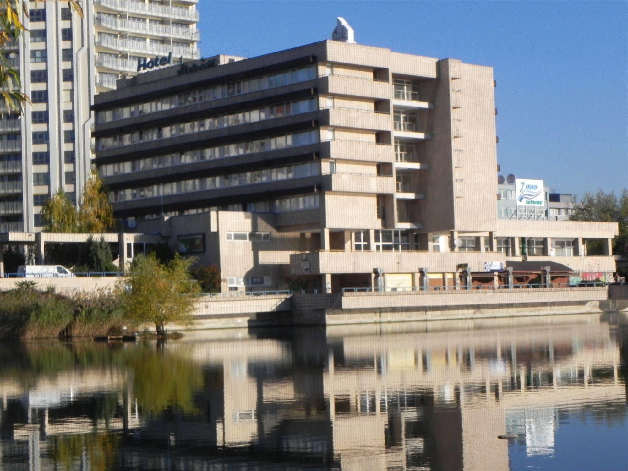 Garni Hotel Junior ברטיסלאבה מראה חיצוני תמונה