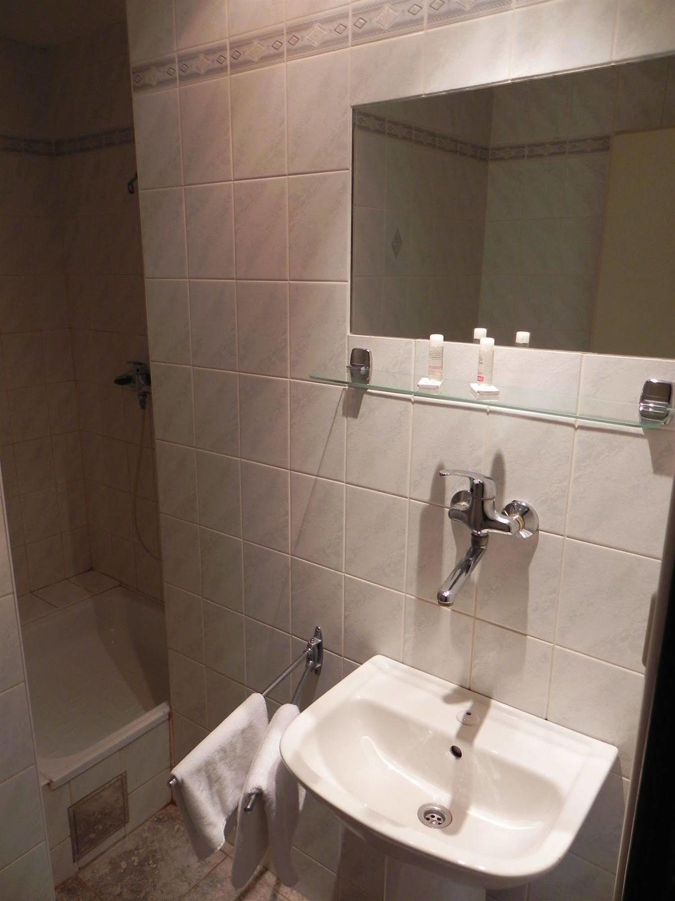 Garni Hotel Junior ברטיסלאבה מראה חיצוני תמונה