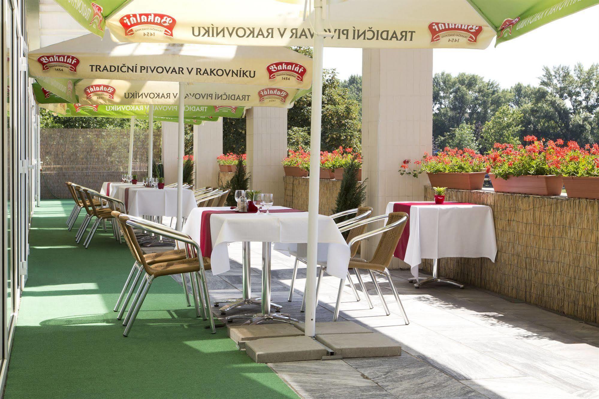 Garni Hotel Junior ברטיסלאבה מראה חיצוני תמונה