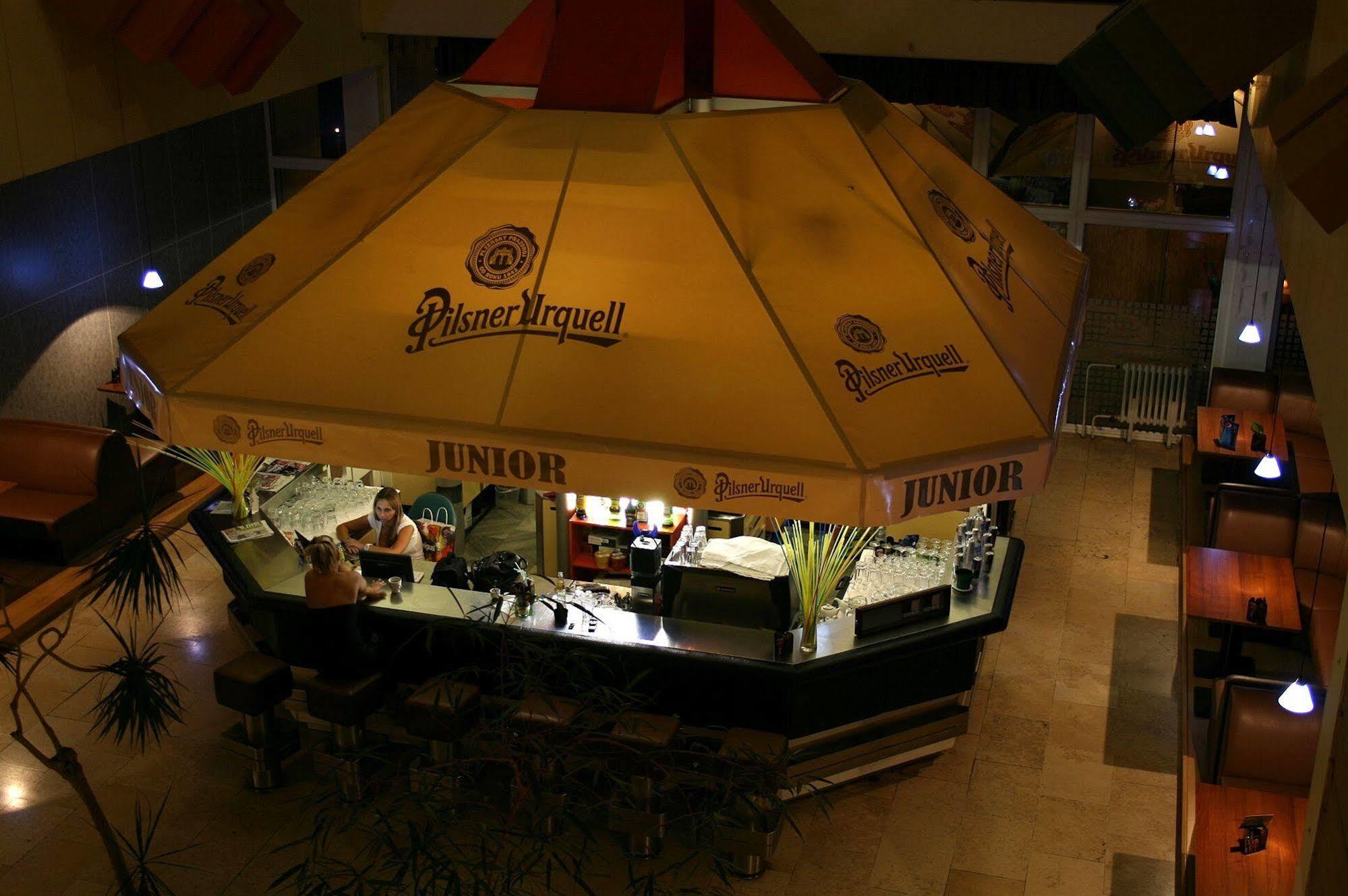 Garni Hotel Junior ברטיסלאבה מראה חיצוני תמונה