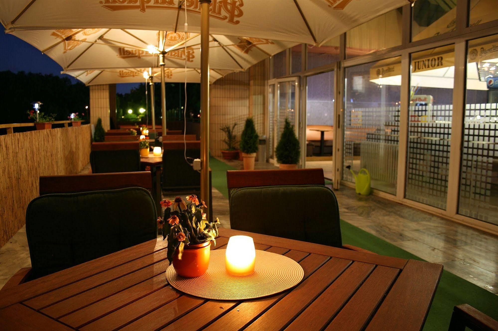 Garni Hotel Junior ברטיסלאבה מראה חיצוני תמונה