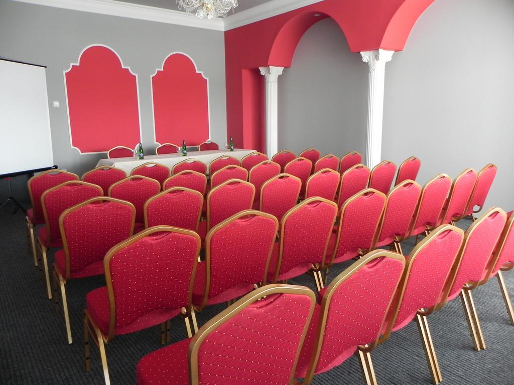 Garni Hotel Junior ברטיסלאבה מראה חיצוני תמונה